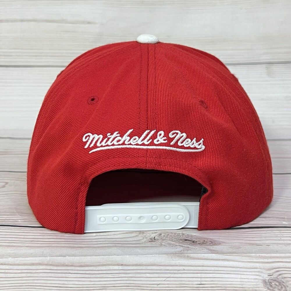 Mitchell & Ness Detroit Red Wings NHL Hat Flat Bill Snapback Cap Red White Logo - Picture 4 of 12